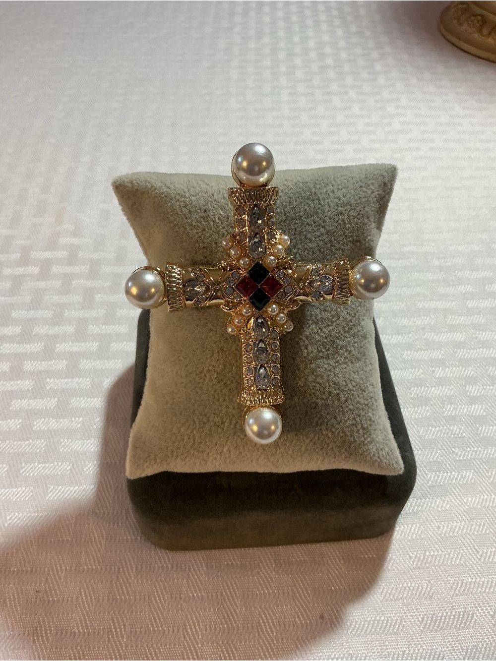 Maltese Cross Faux White Pearl Renaissance Style Gold Tone Brooch
